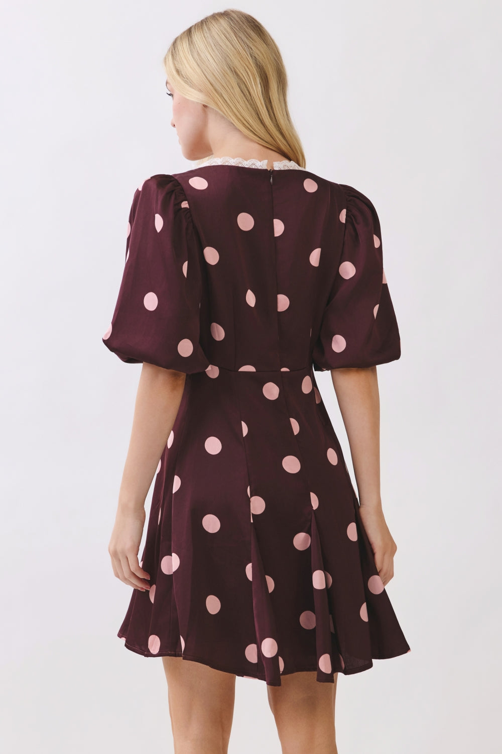 RD369_BROWN DOT