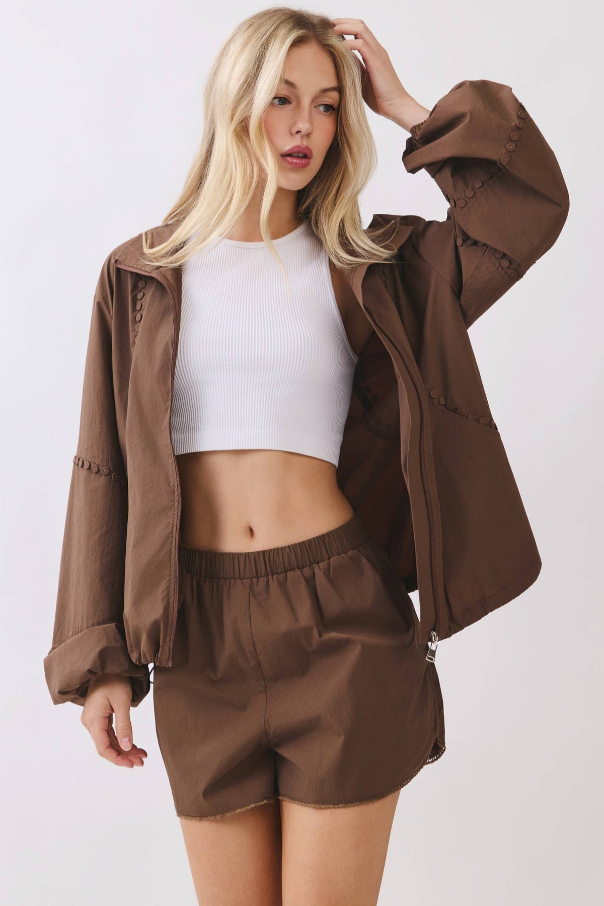 Contrast Trim Side Slit Pull-On Shorts RP177