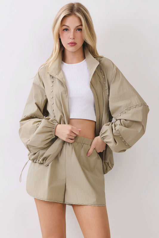 Contrast Trim Side Slit Pull-On Shorts RP177