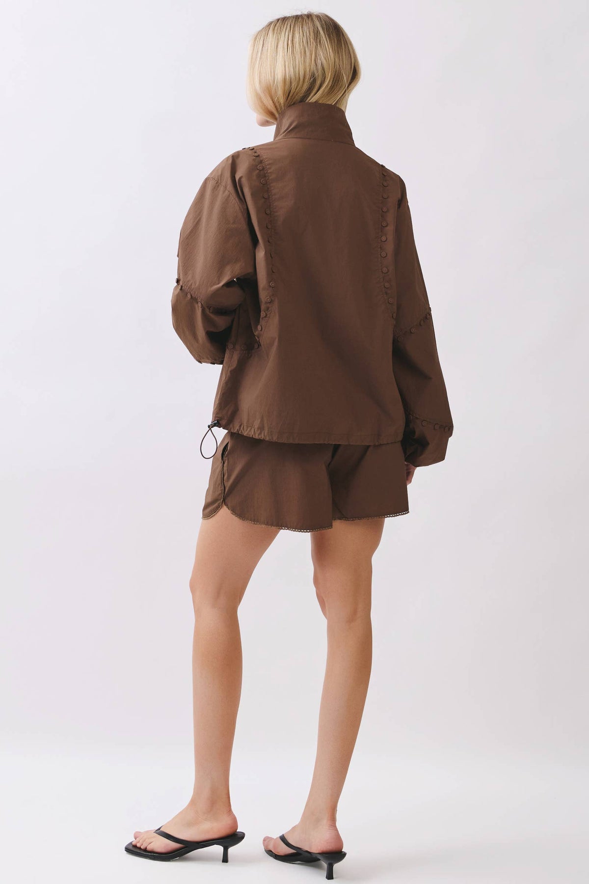 Contrast Trim Side Slit Pull-On Shorts RP177