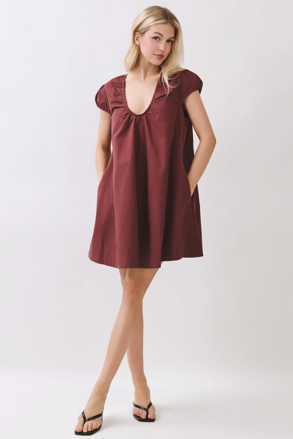 RD366_MAROON