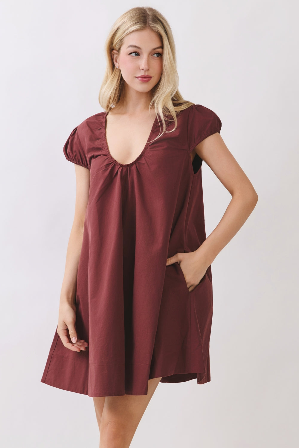 RD366_MAROON