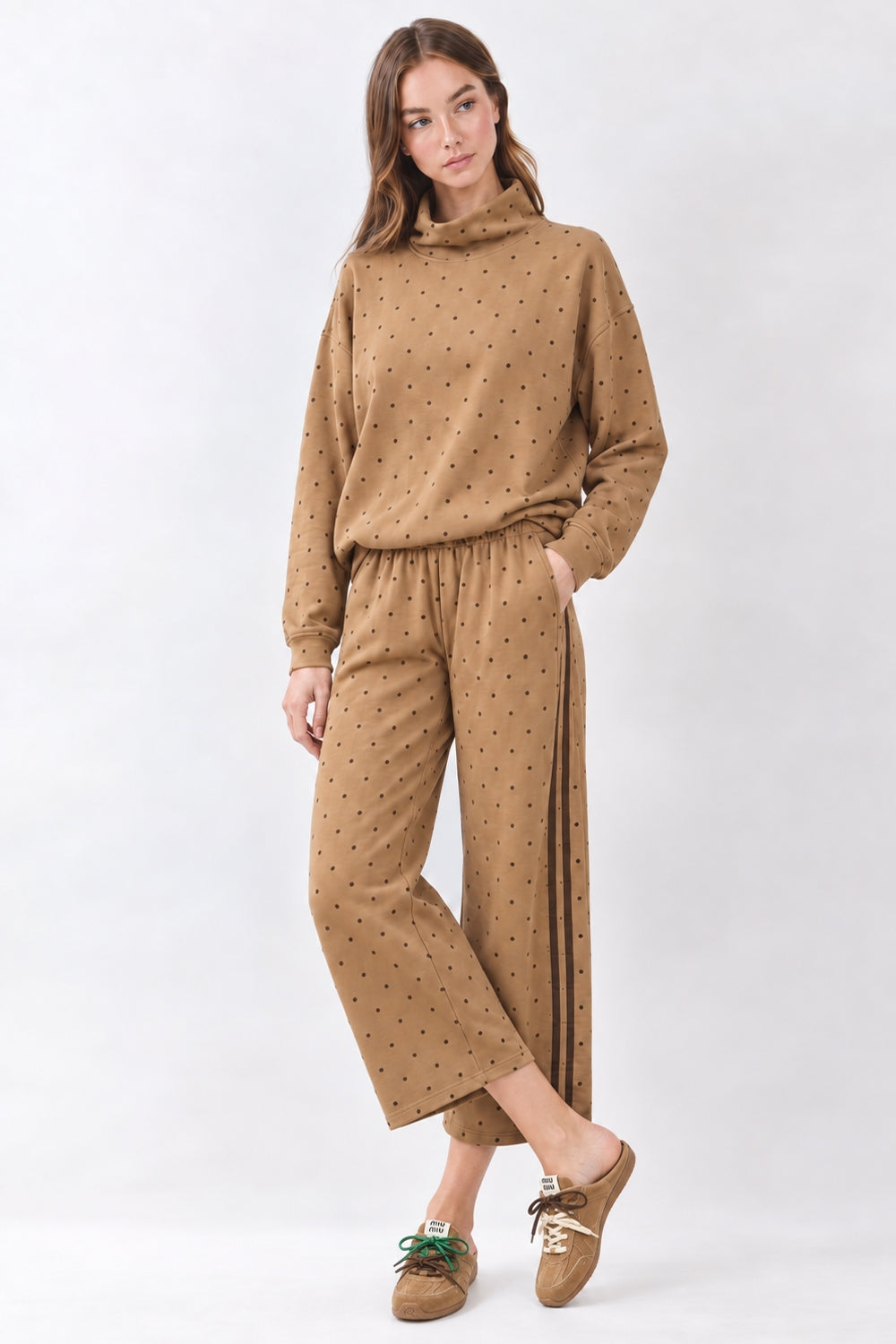 RP188_TAUPE POLKA