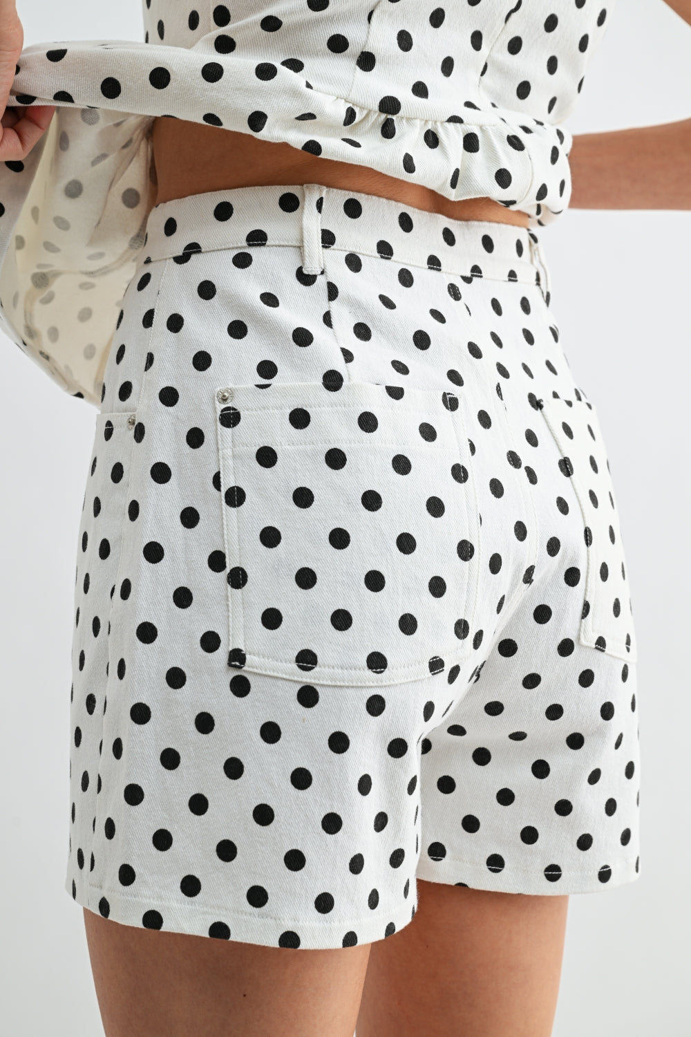 RP151_WHITE